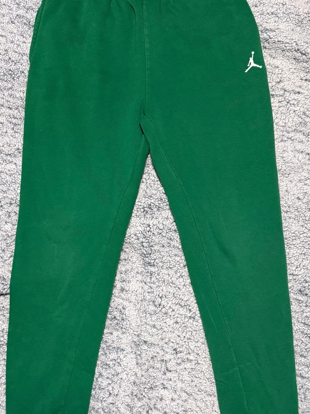 Jordan Kids Green Fleece Joggers with White Jumpman